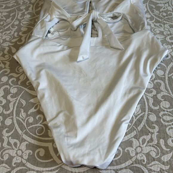 Trina Turk Swimsuit Women 8 White Monaco Scoop Neck Cutout Ring Halter One Piece - Picture 13 of 13